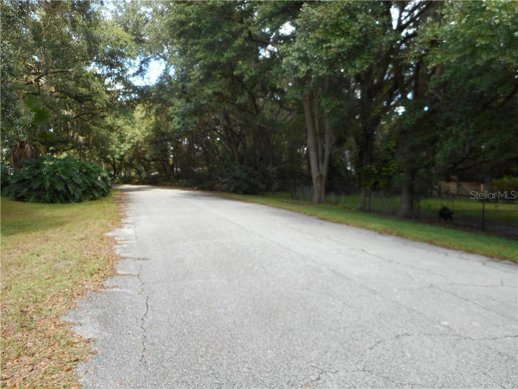 Lakeland, FL 33811,6261 NELMS RD E