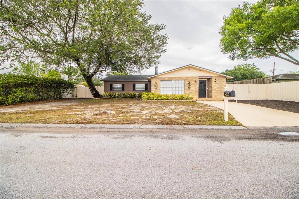 Lakeland, FL 33801,2430 MEADOW LN