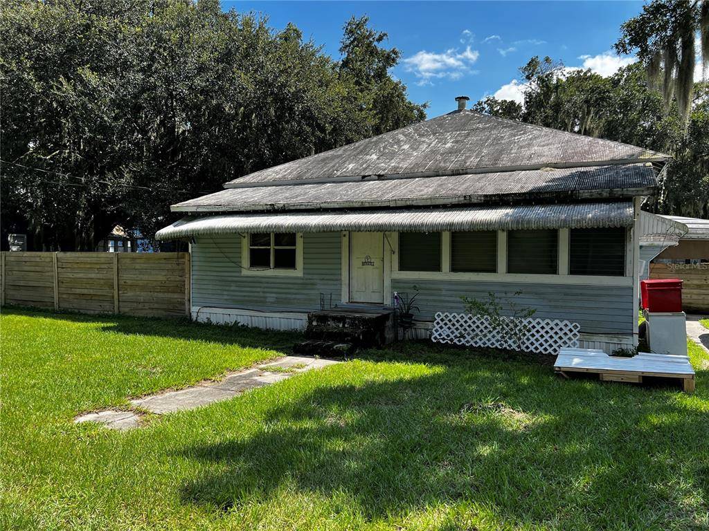 Mulberry, FL 33860,585 PINE ST E