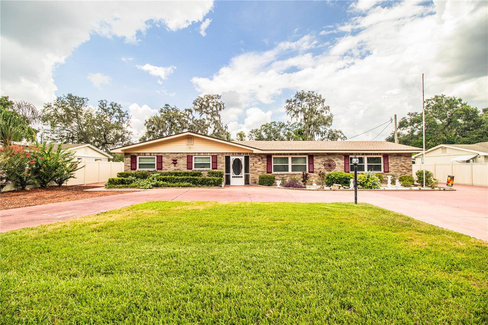 Lakeland, FL 33813,1034 DOLLY LN