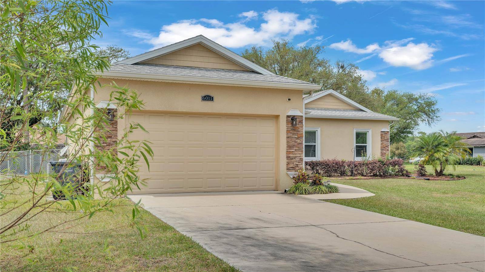 Lakeland, FL 33811,6011 VELVET LOOP