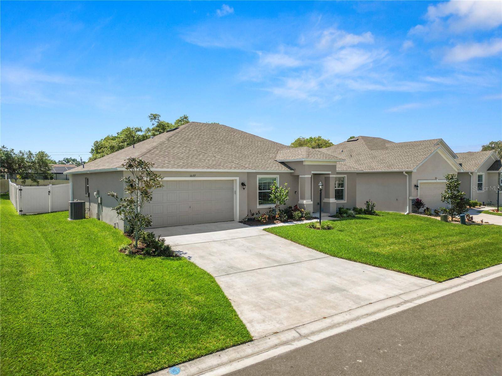 Lakeland, FL 33813,1077 WOODLAND OAKS DR