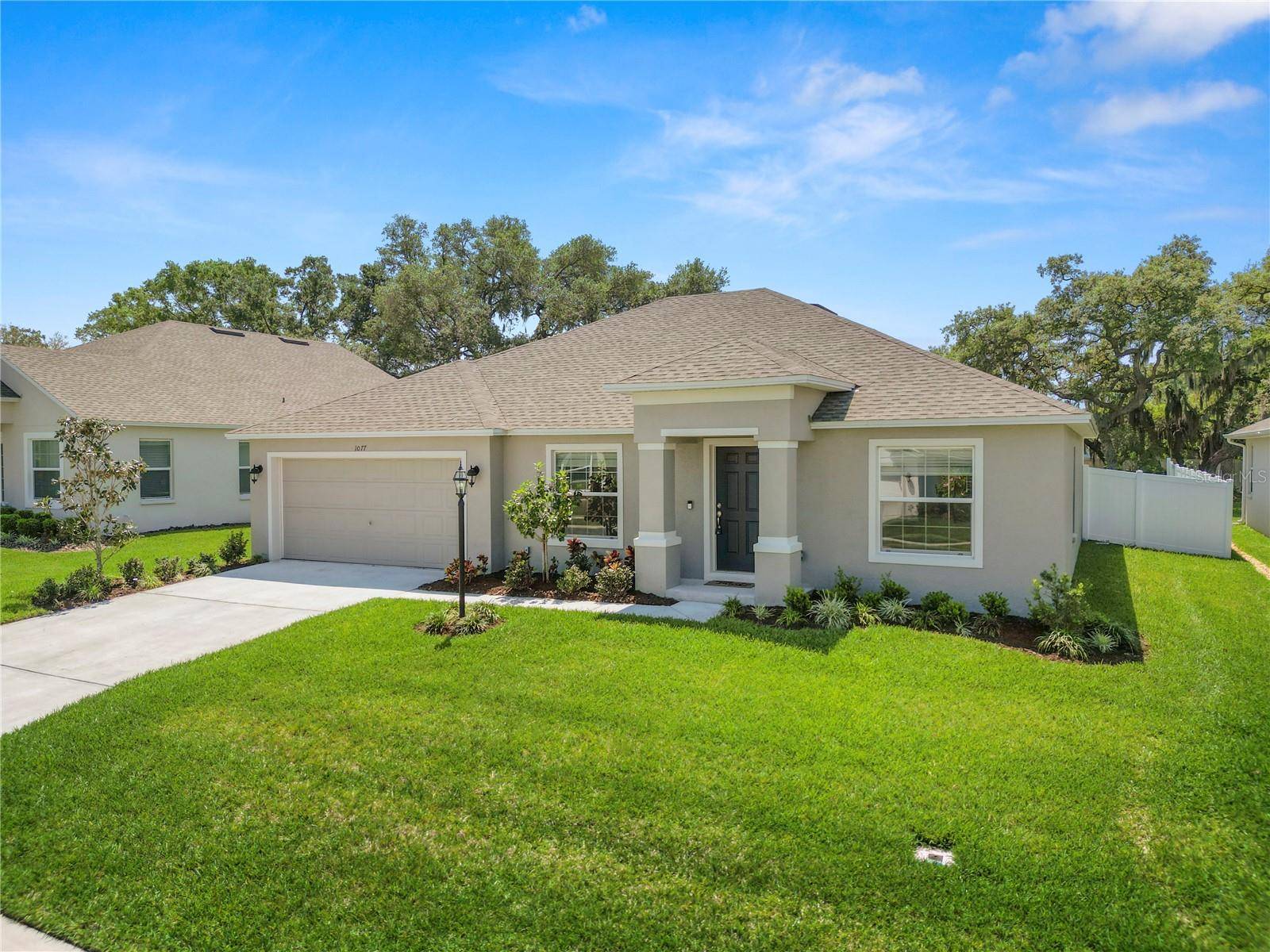 Lakeland, FL 33813,1077 WOODLAND OAKS DR