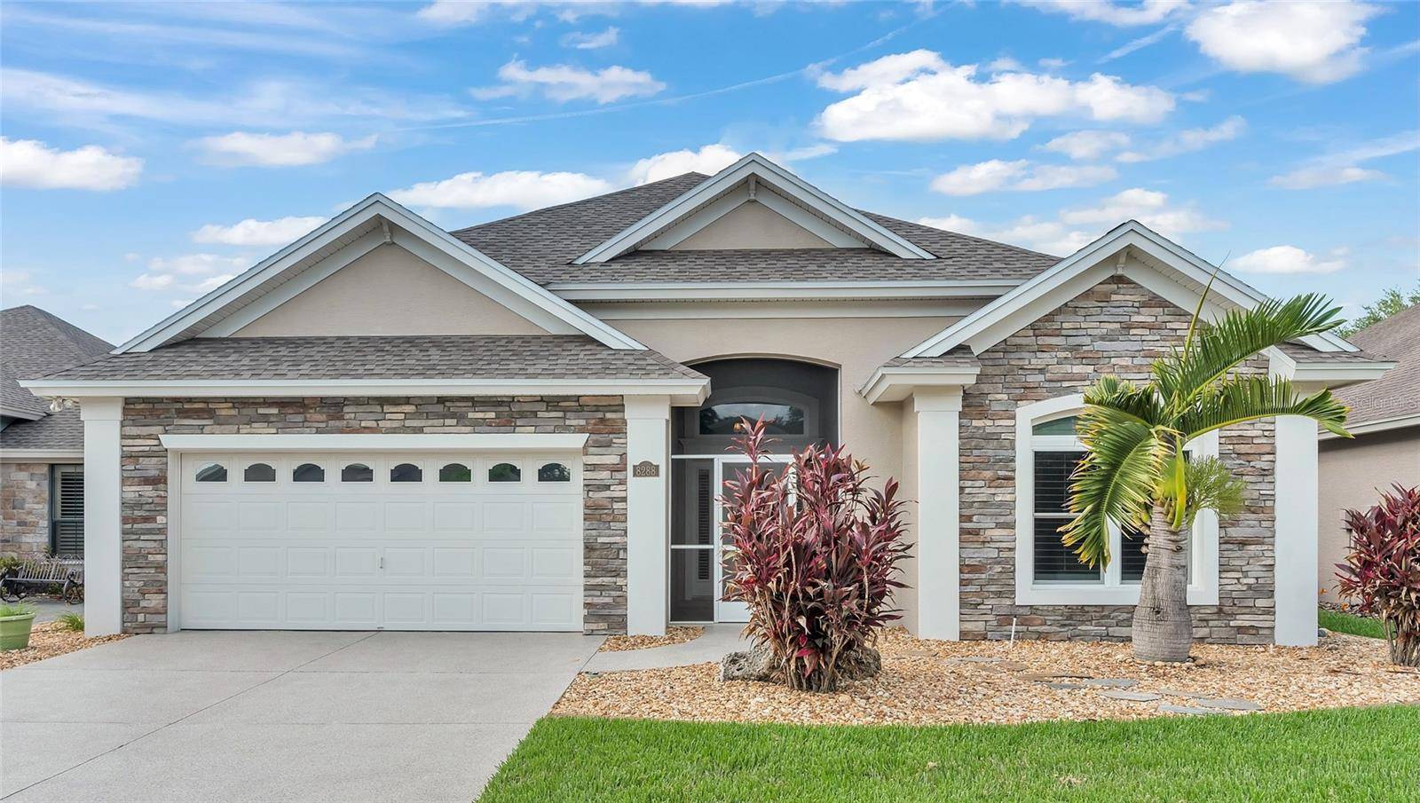Lakeland, FL 33810,8288 LAKE JAMES DR