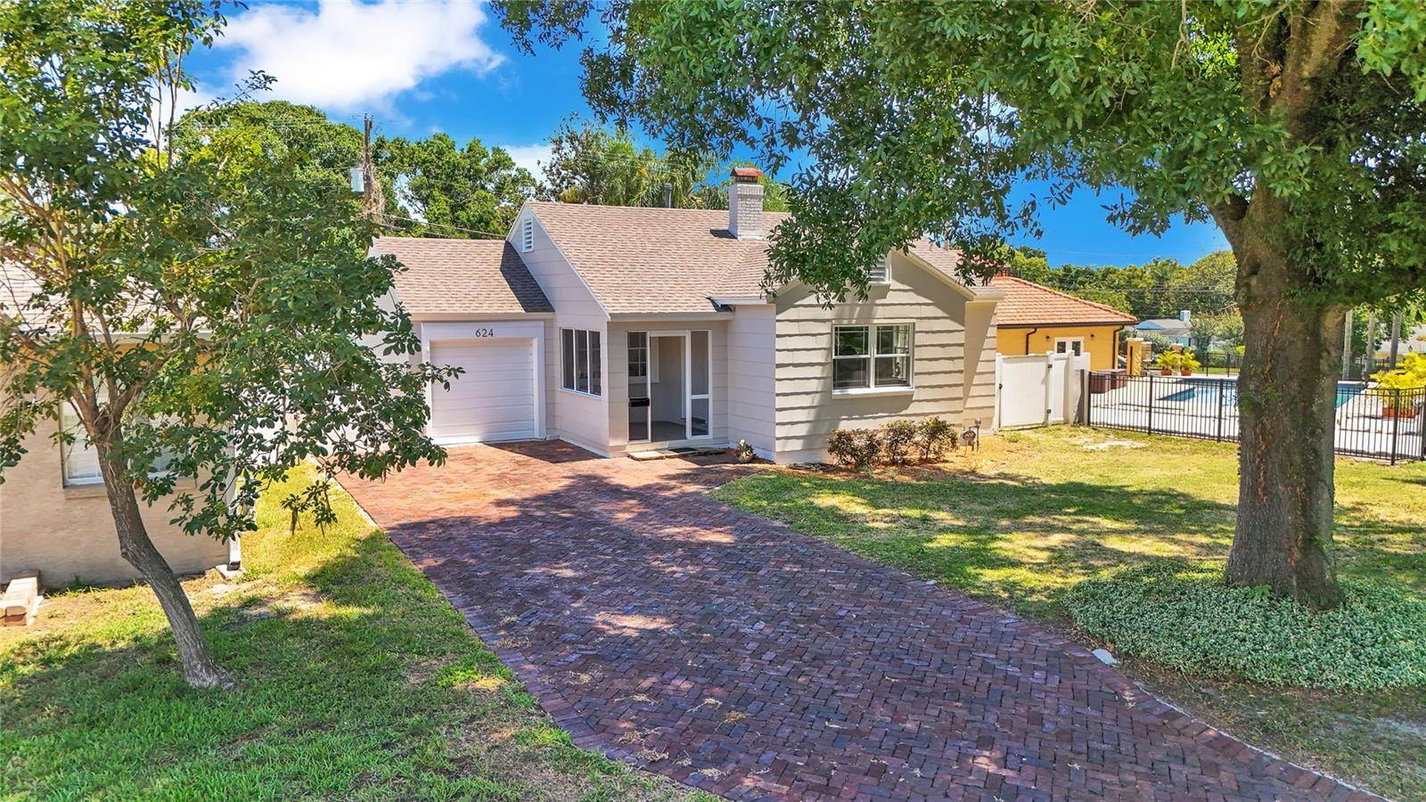 Lakeland, FL 33803,624 KERNEYWOOD ST