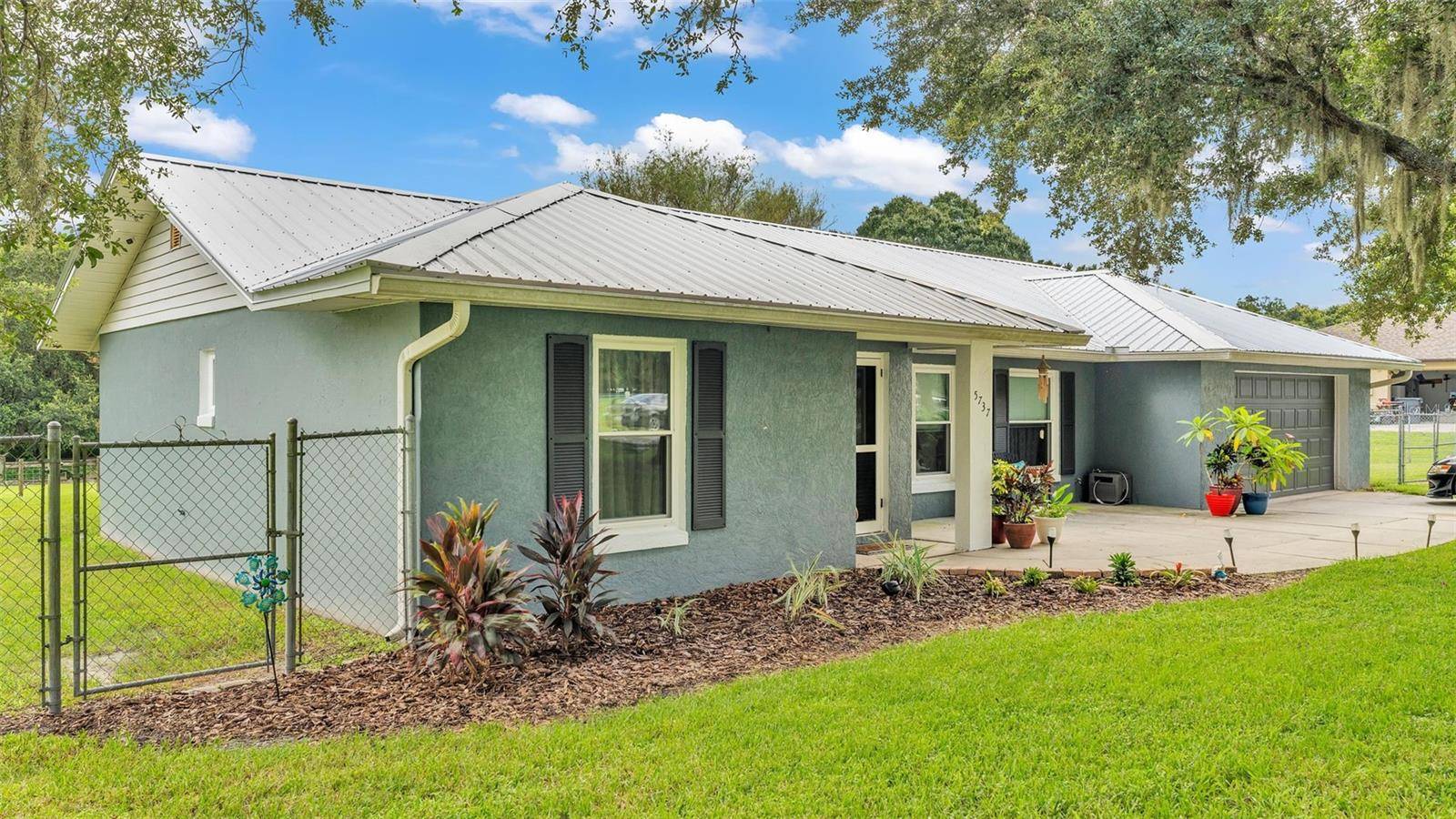 Lakeland, FL 33811,5737 LAZY CREEK DR