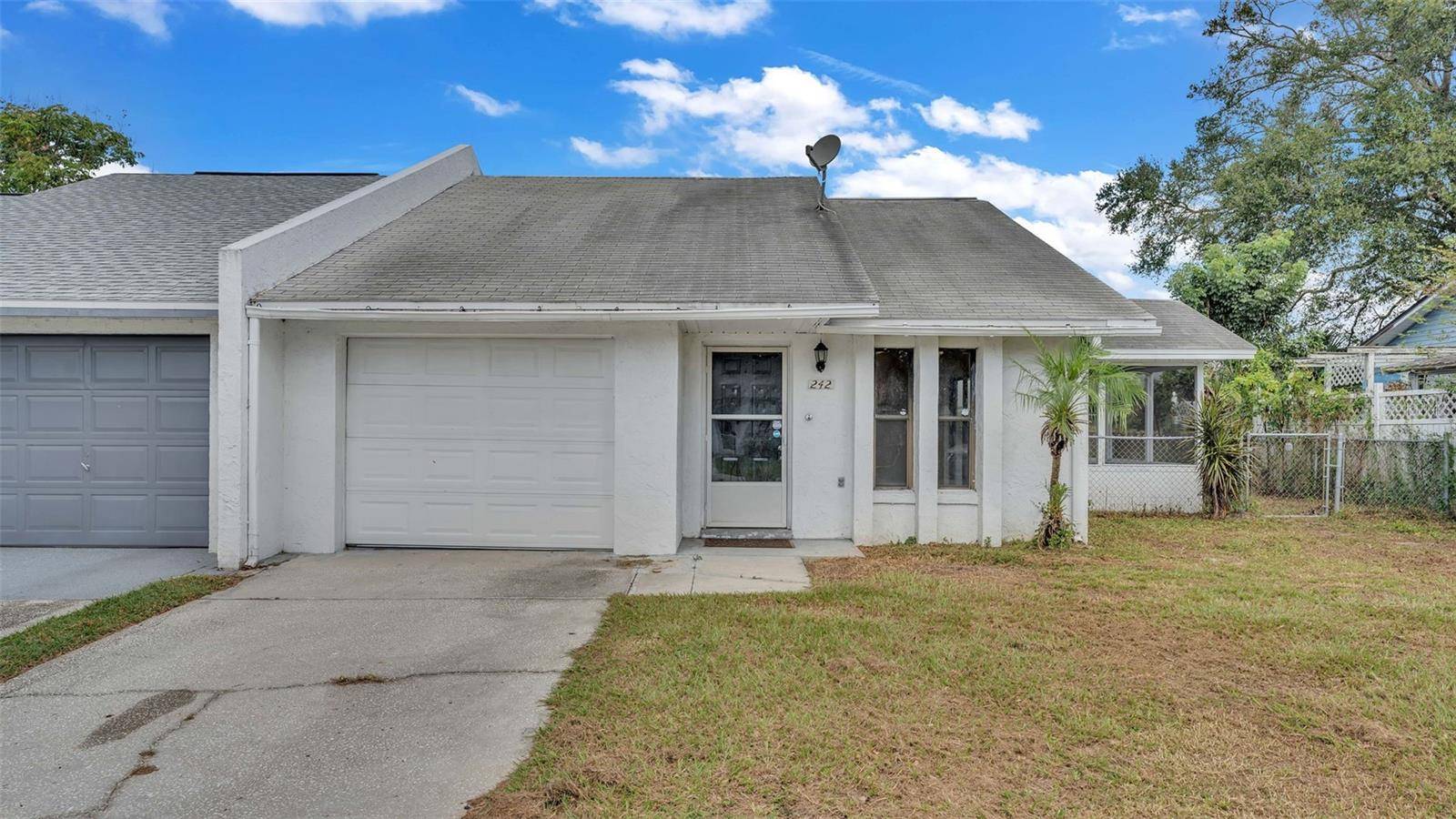 Lakeland, FL 33809,242 VILLAGE VIEW LN