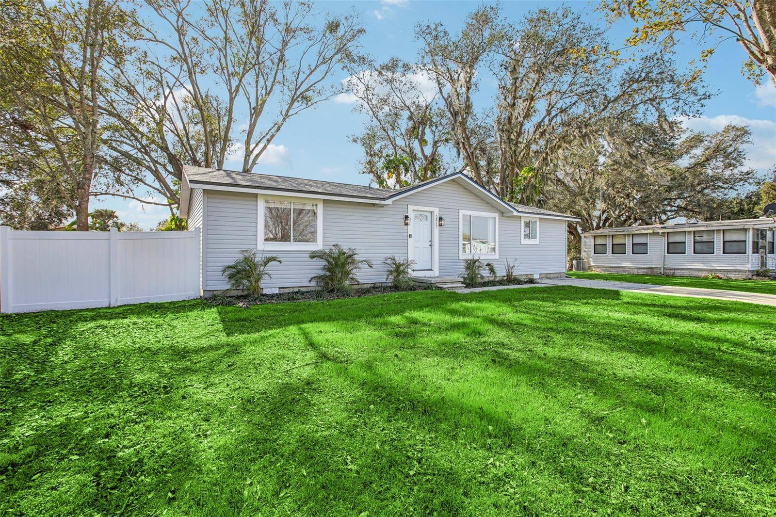 Polk City, FL 33868,5225 GOLDEN GATE BLVD