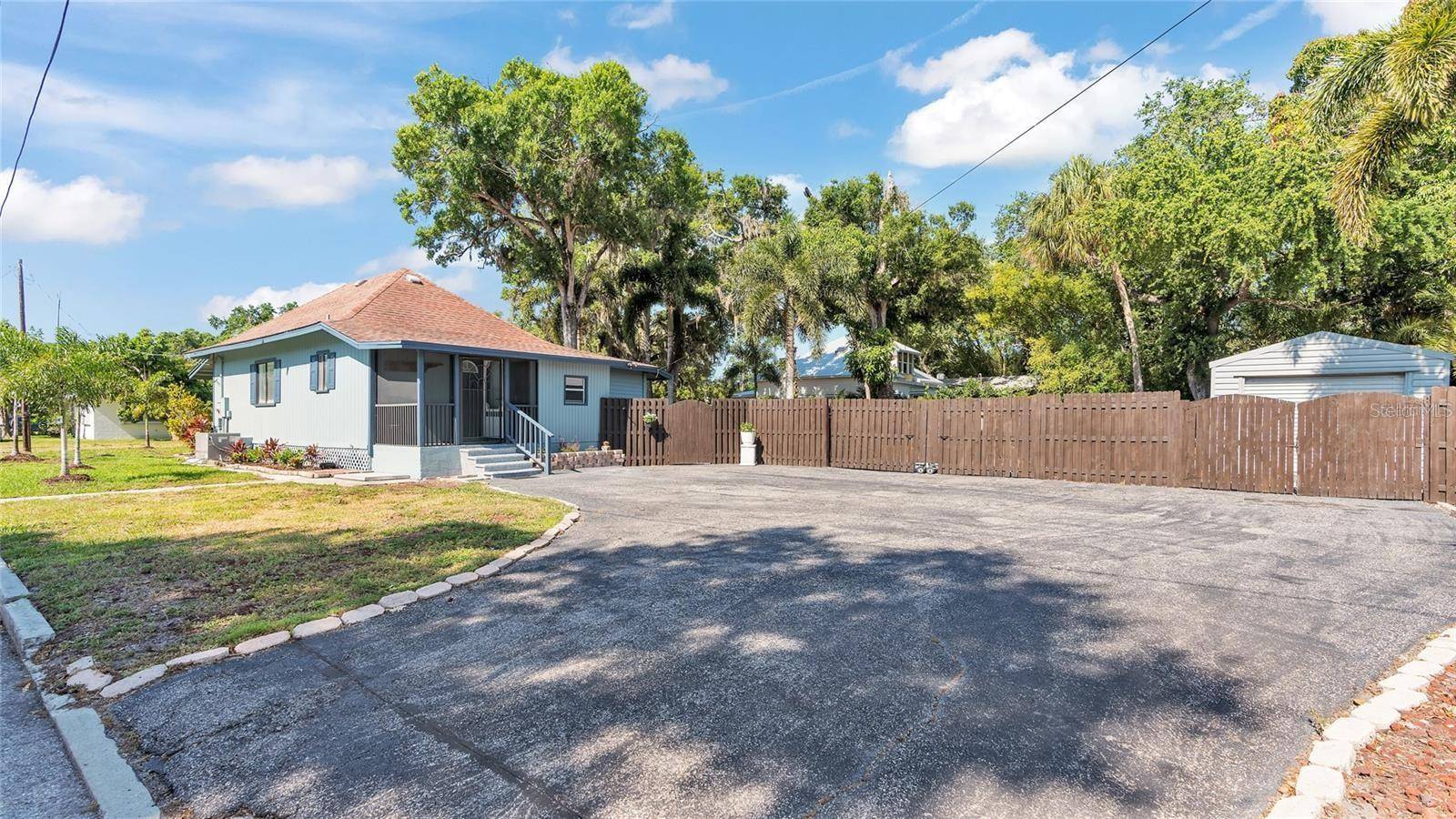 Palmetto, FL 34221,1500 5TH ST W