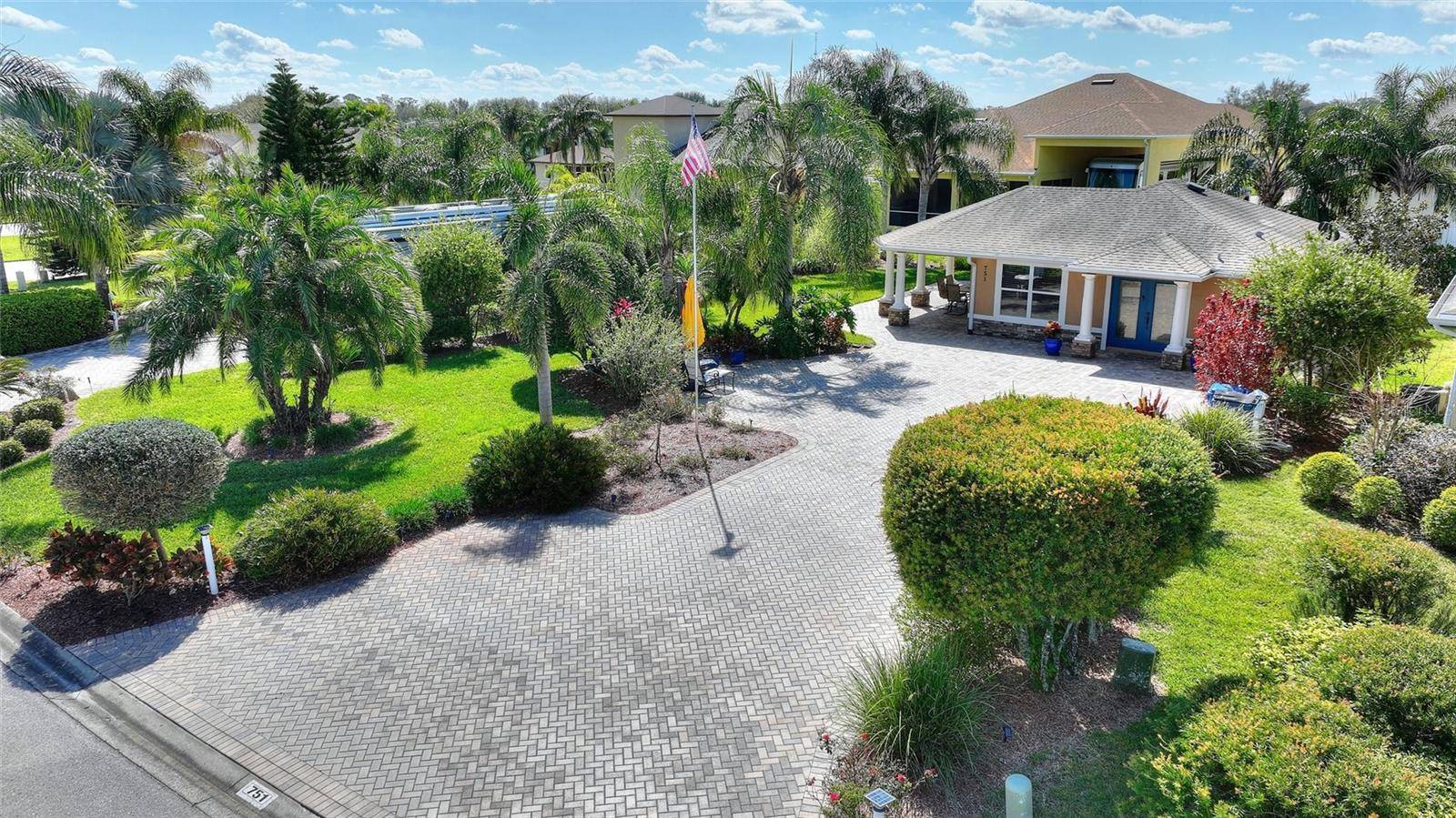 Polk City, FL 33868,751 MEANDERING WAY