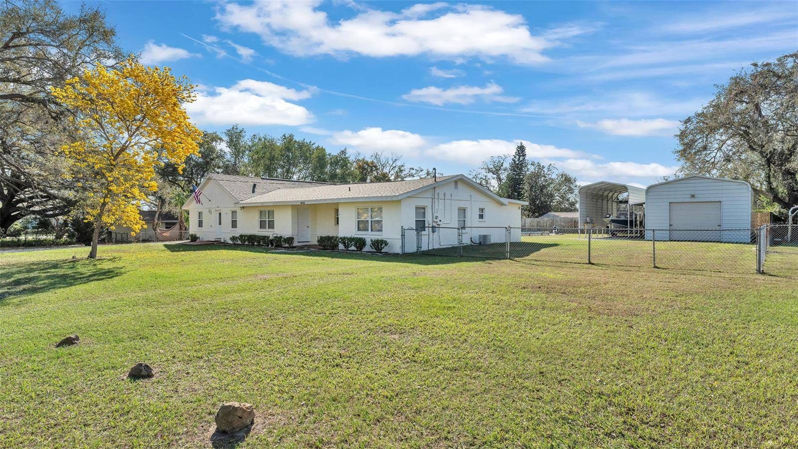 Lakeland, FL 33813,4035 CREWS LN