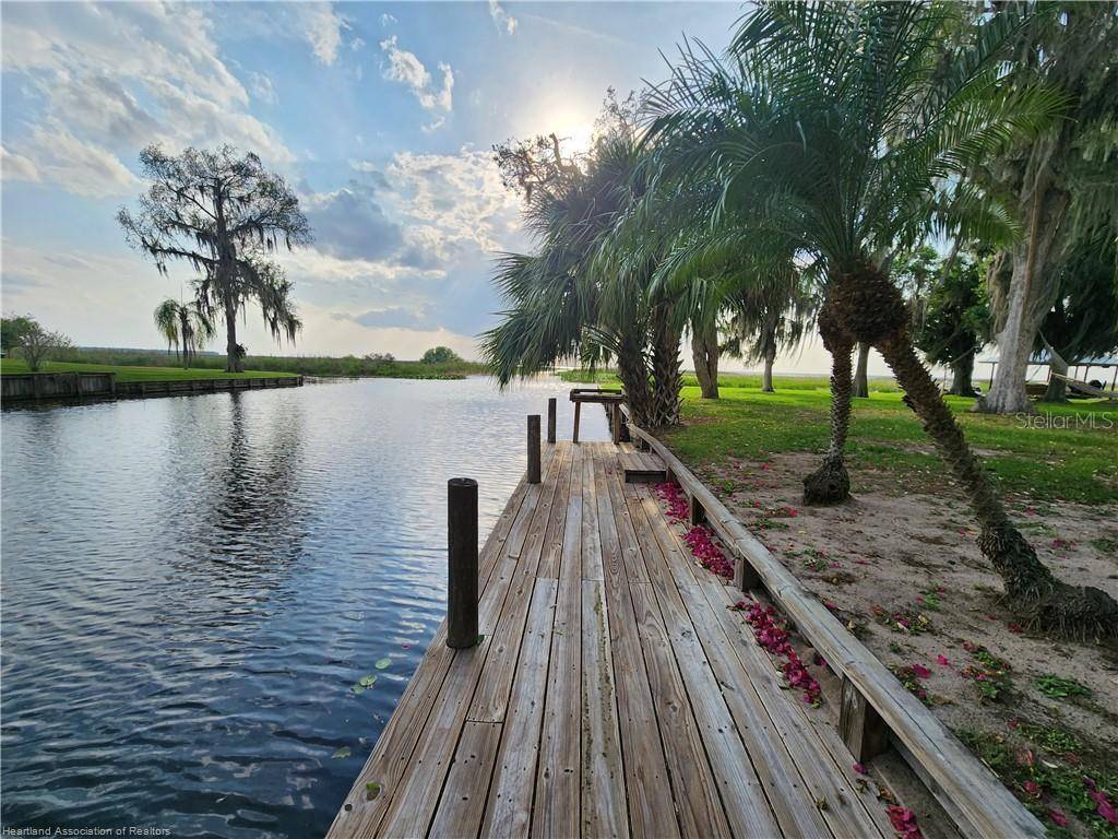 Lorida, FL 33857,111 CYPRESS PT