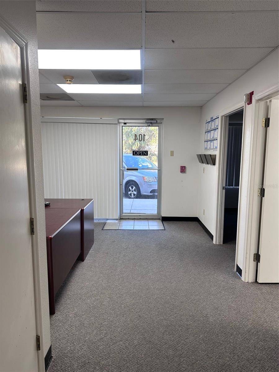 Sarasota, FL 34240,2427 PORTER LAKE DR #104