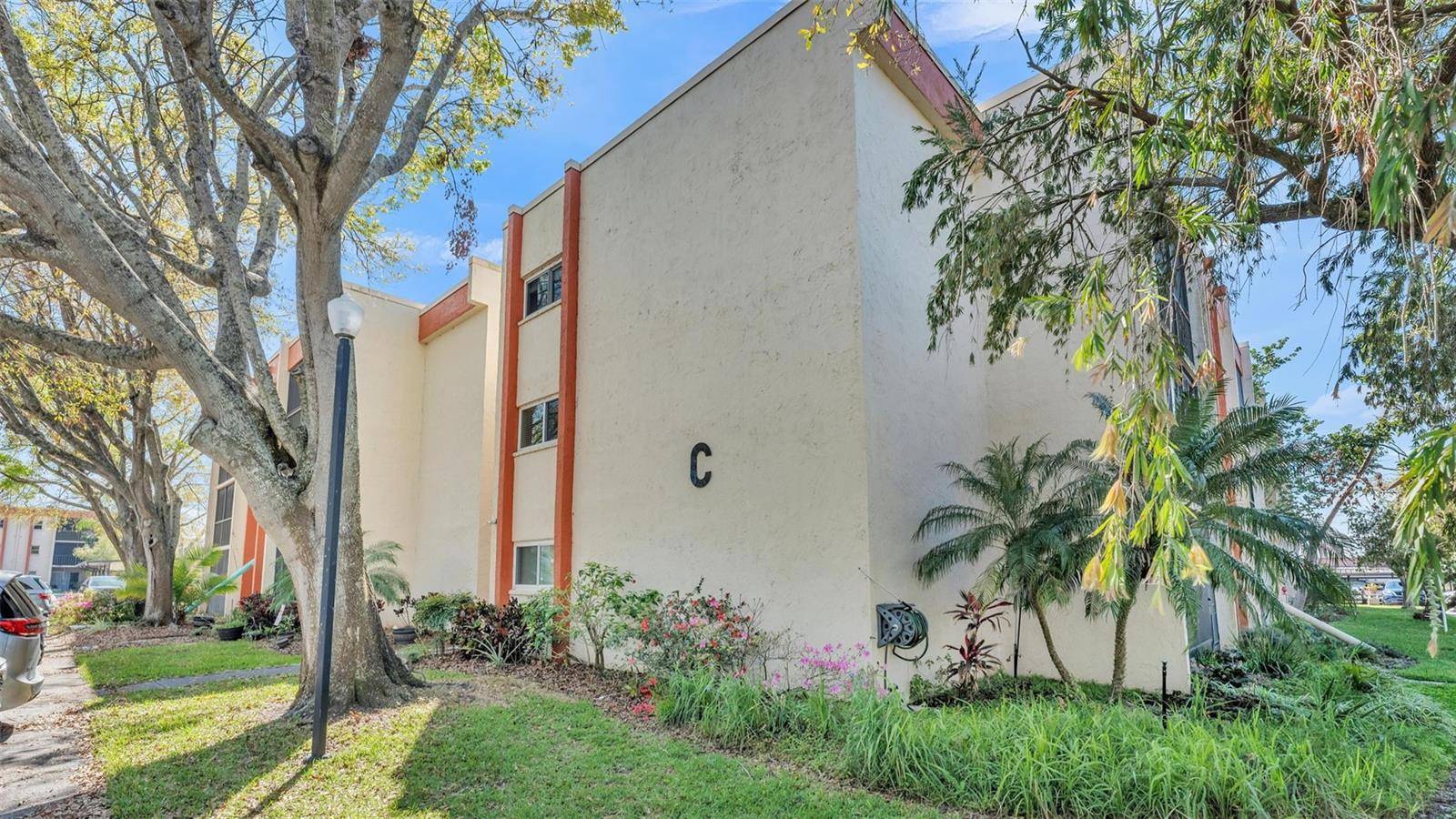 Lakeland, FL 33805,1130 N LAKE PARKER AVE #C328