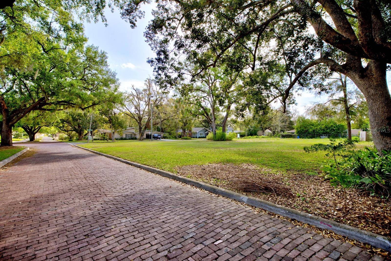 Lakeland, FL 33803,1245 EASTON DR