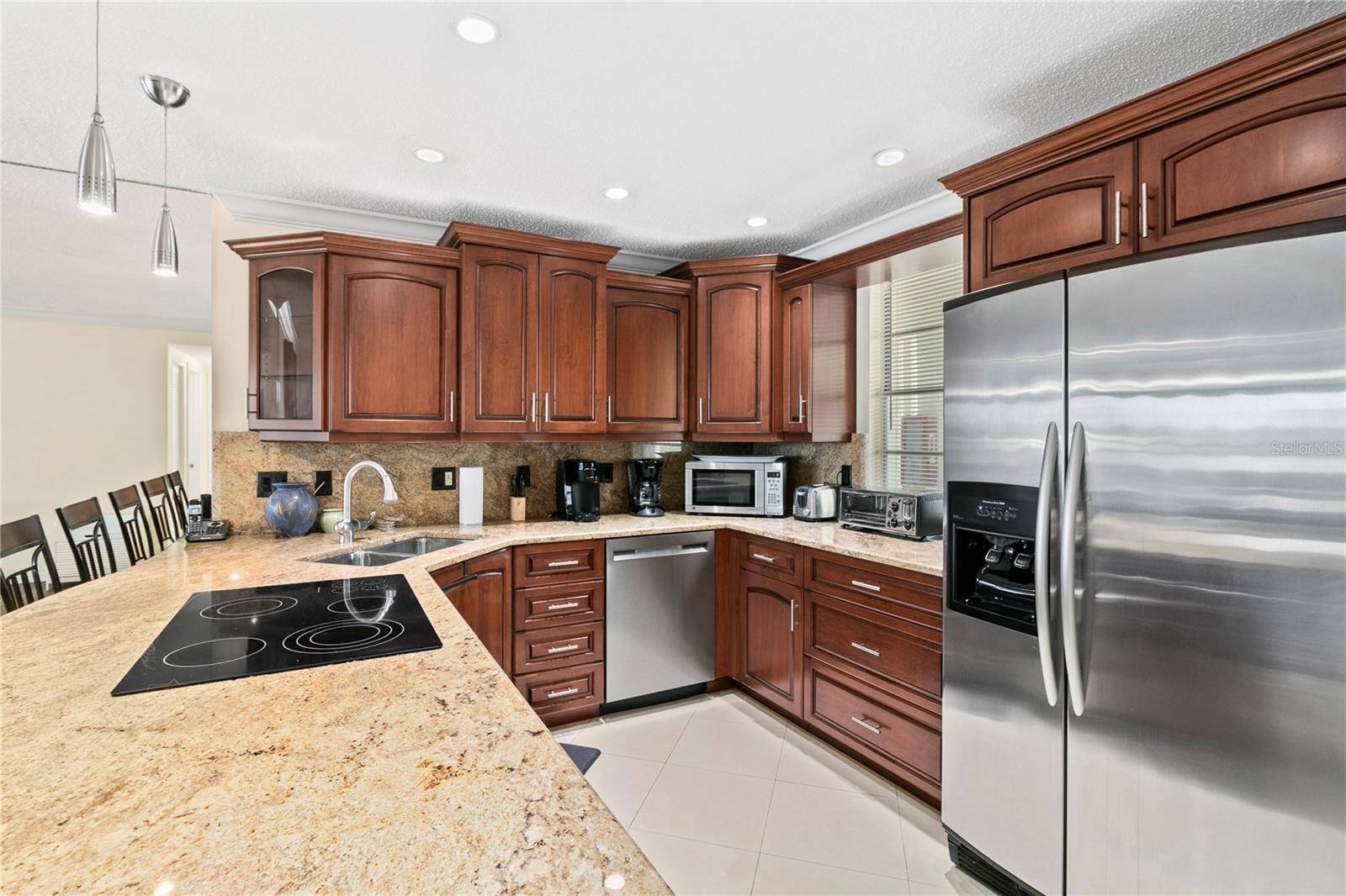 Longboat Key, FL 34228,605 SUTTON PL #102