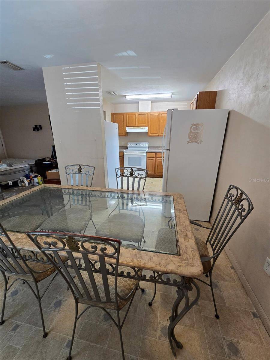 Steinhatchee, FL 32359,911 WHITE LN NE