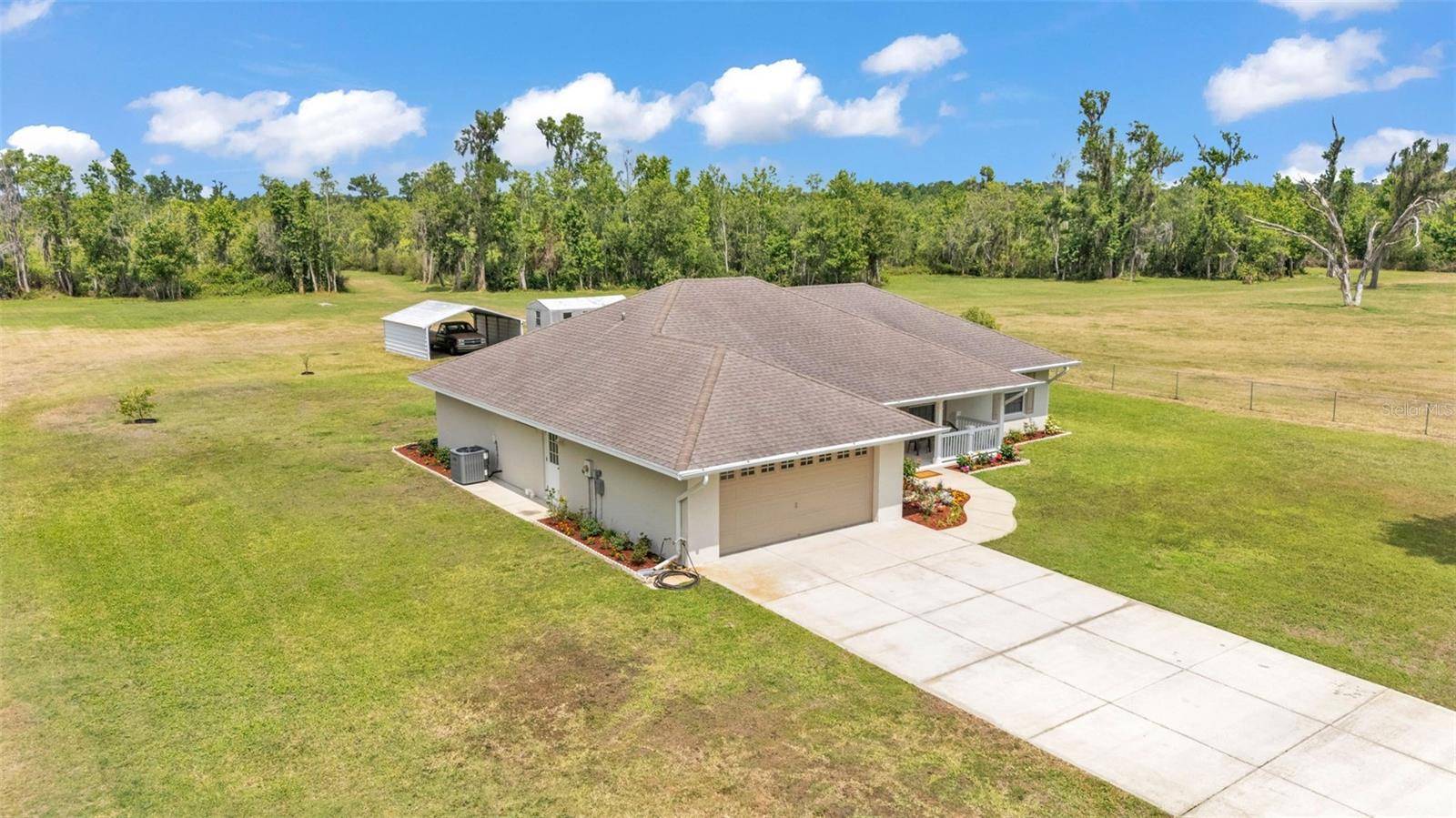 Lakeland, FL 33810,8904 CARROLWOOD DR