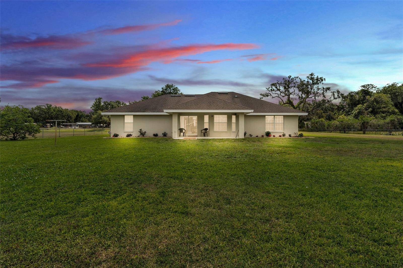 Lakeland, FL 33810,8904 CARROLWOOD DR