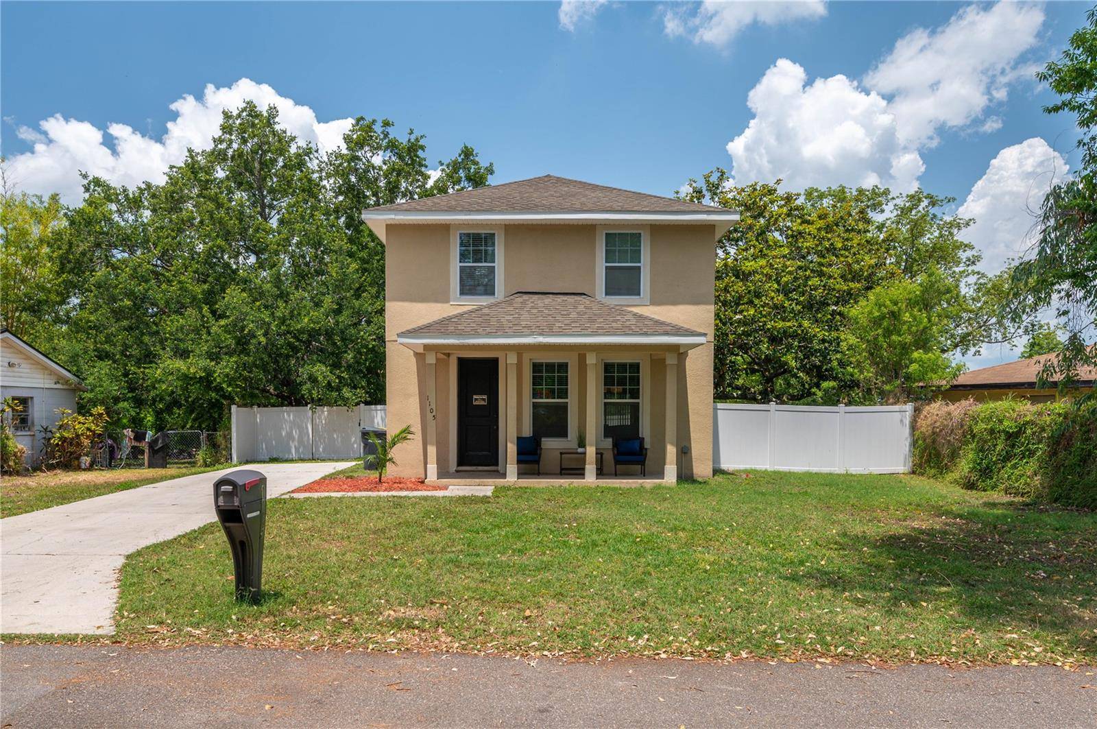 Lakeland, FL 33801,1105 WATERSEDGE DR