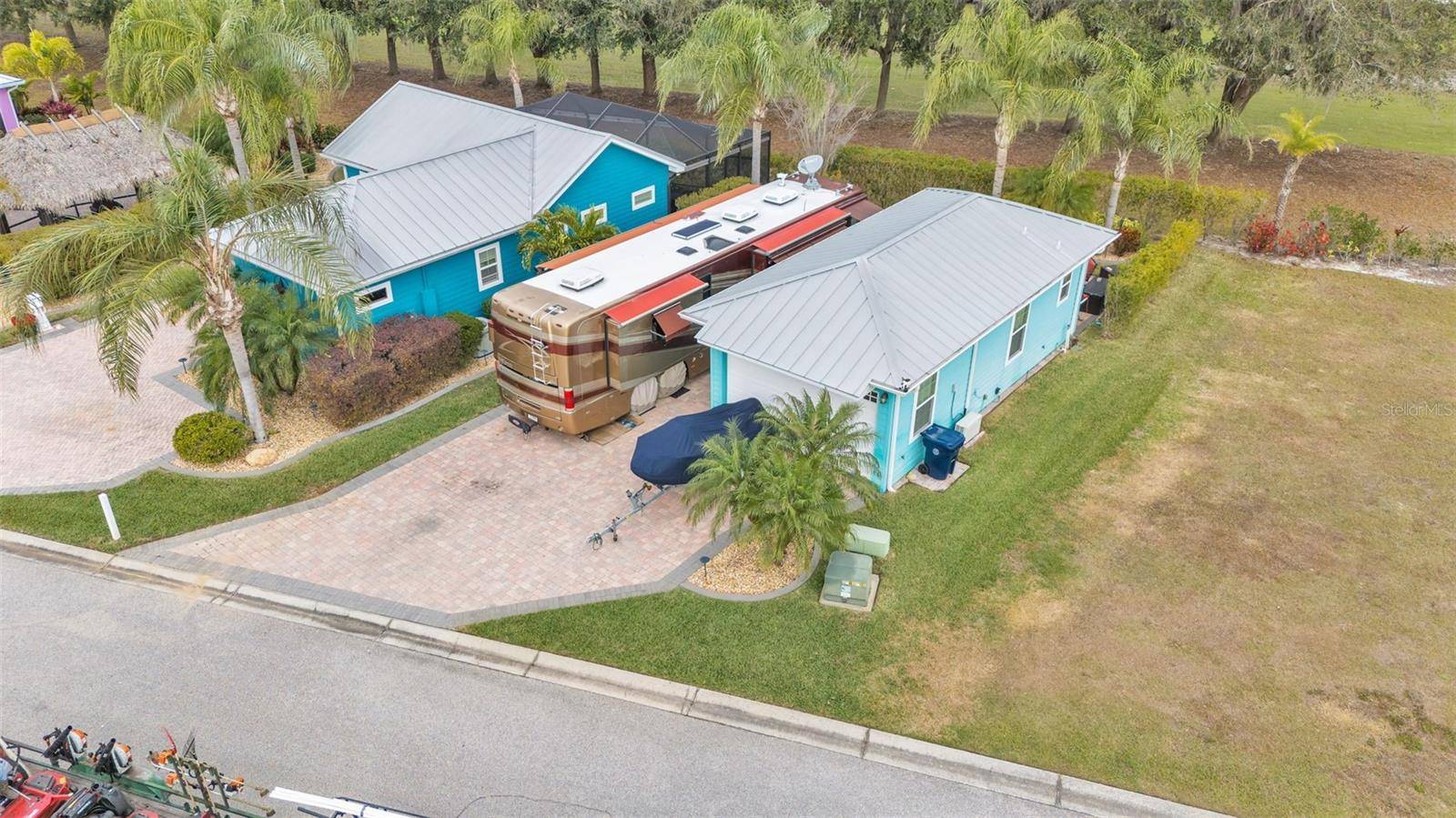 Polk City, FL 33868,3247 RED TAIL HAWK DR