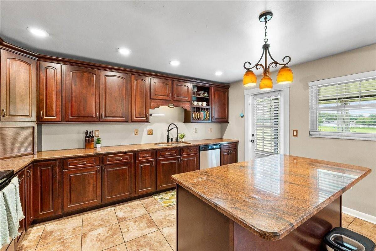 Lakeland, FL 33812,2810 GARY LN