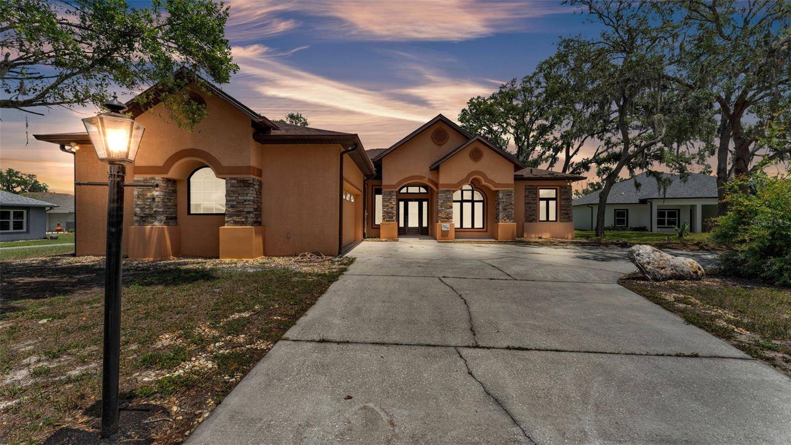 Dade City, FL 33523,5370 BOXTREE CT