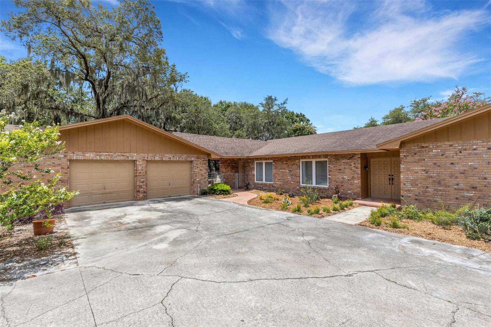 Lakeland, FL 33813,6819 BROKEN ARROW TRL S