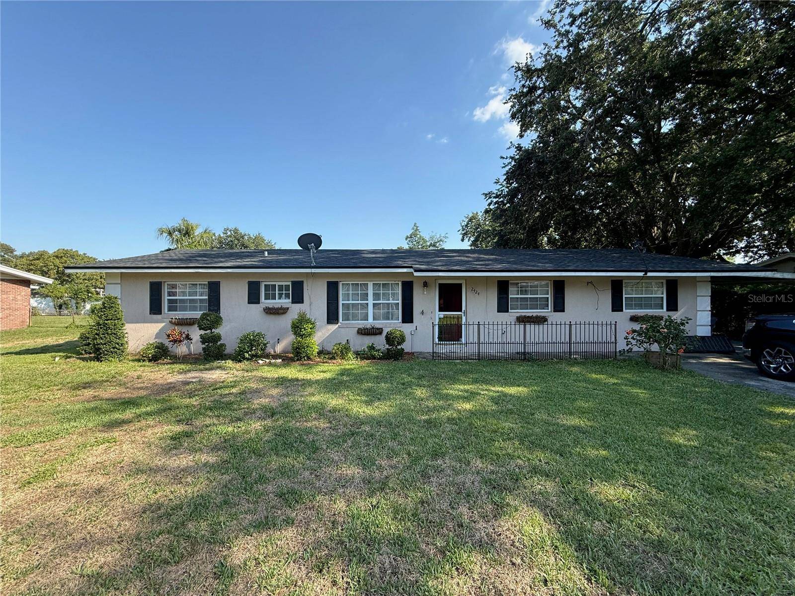Winter Haven, FL 33880,2424 BATES AVE SW