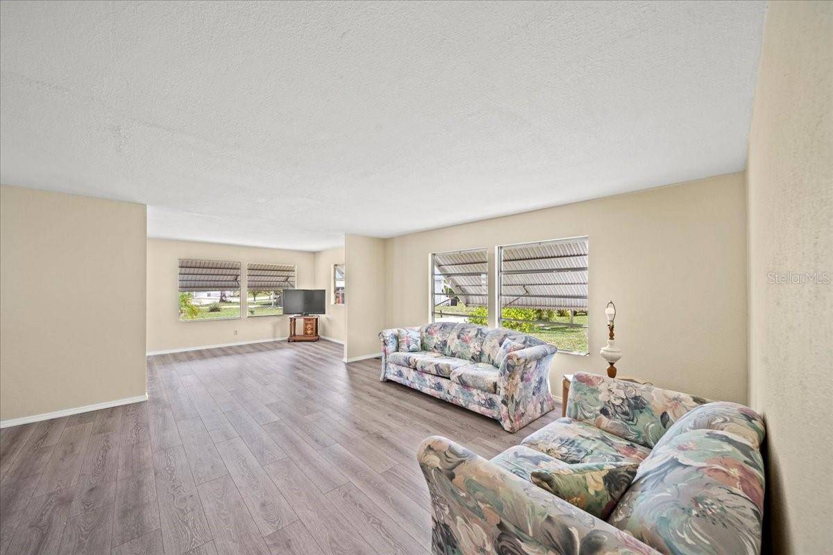 North Fort Myers, FL 33917,752 KNOTTY PINE CIR