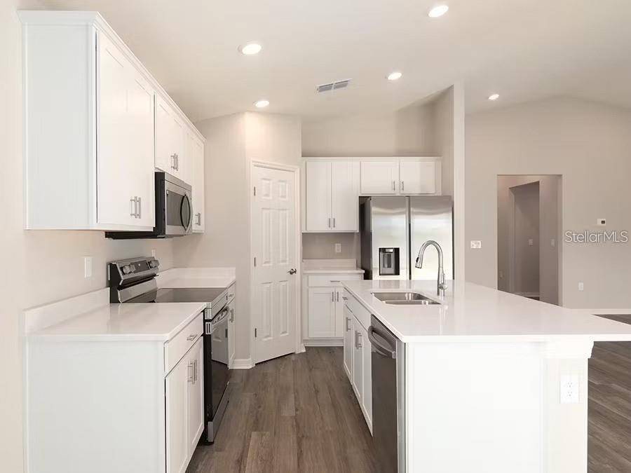 Winter Haven, FL 33881,408 ITUNA CIR