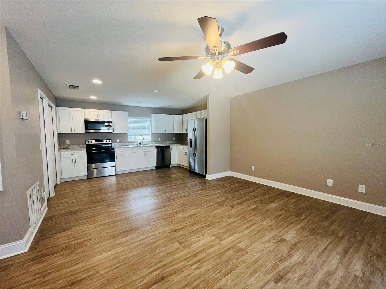 Lake Alfred, FL 33850,640 E GRAPEFRUIT AVE #Apt B