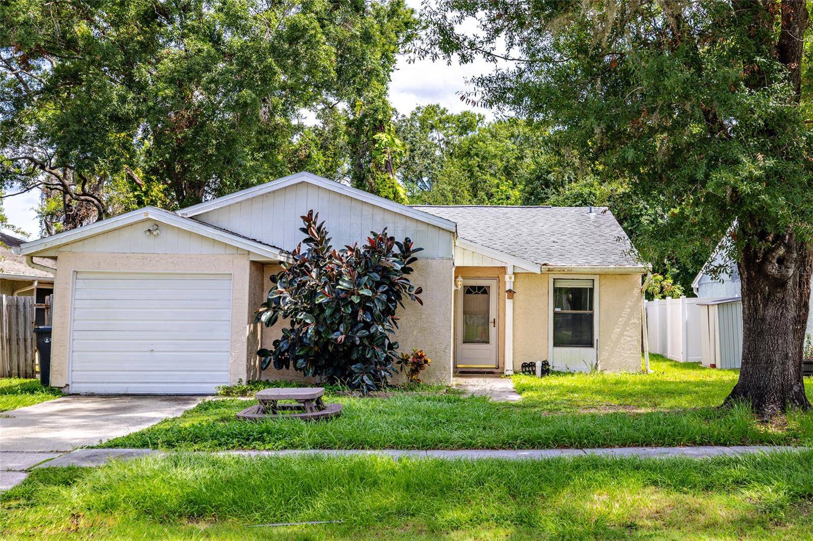 Tampa, FL 33624,12212 HIDDEN BROOK DR
