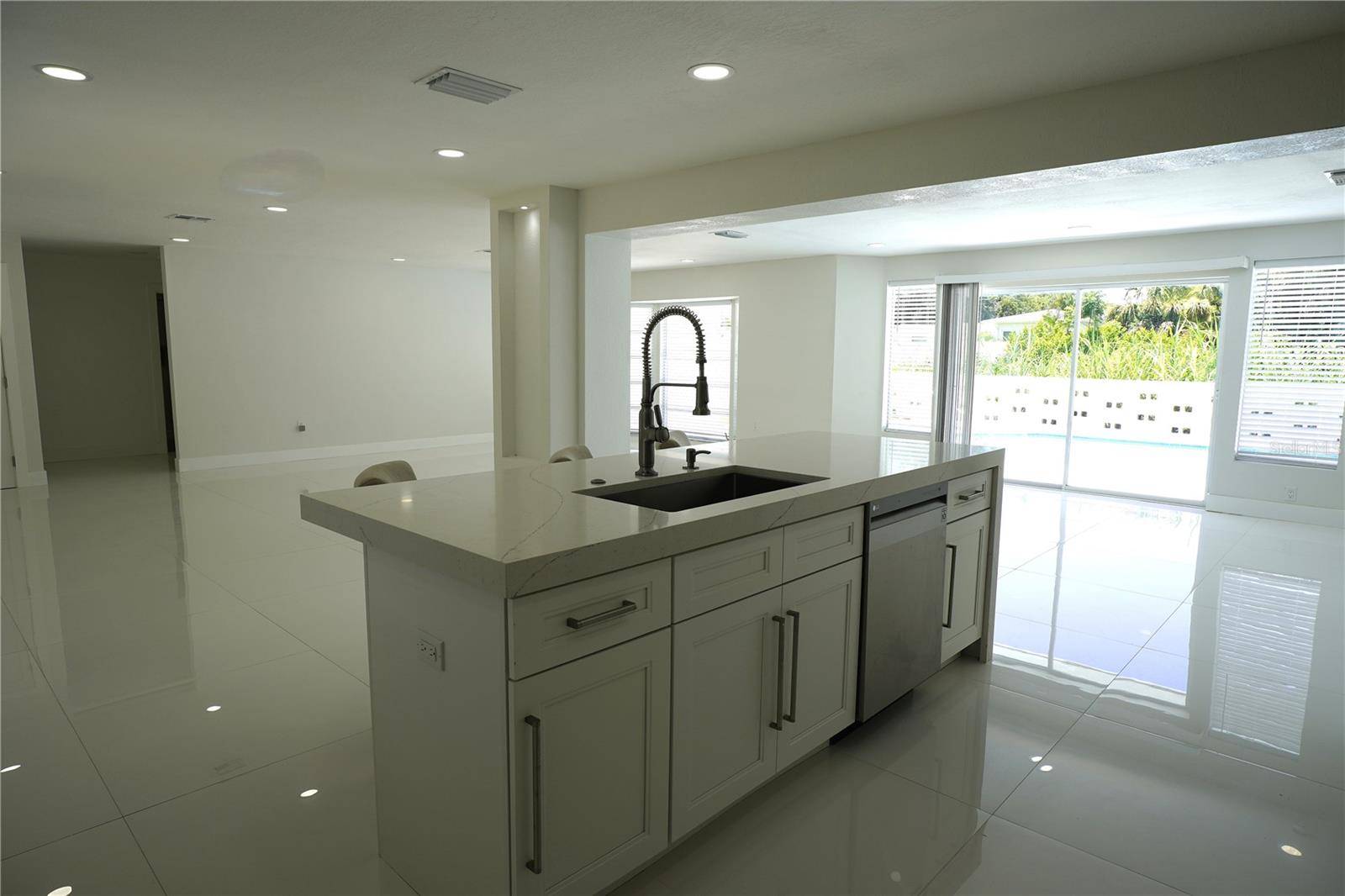 Sarasota, FL 34239,3364 ESPANOLA DR