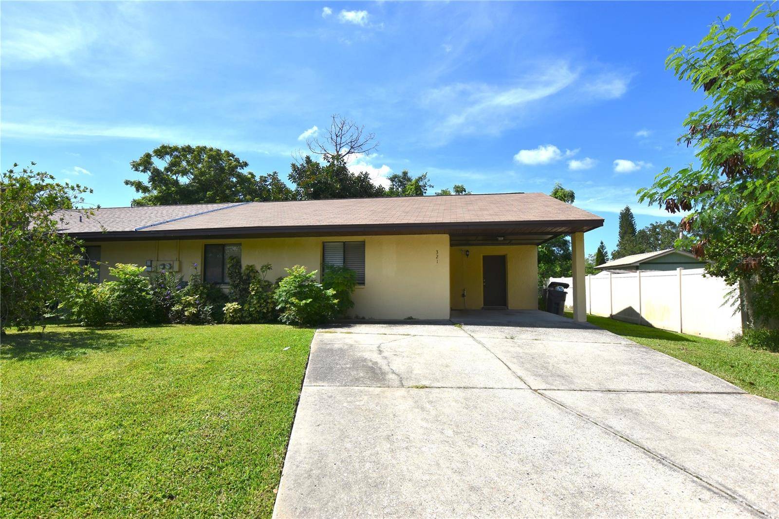 Lakeland, FL 33813,321 LAKE HARRIS DR