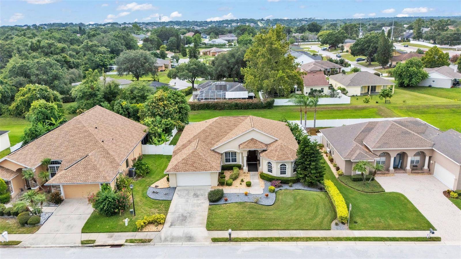 Lakeland, FL 33812,5564 PEBBLE BEACH DR