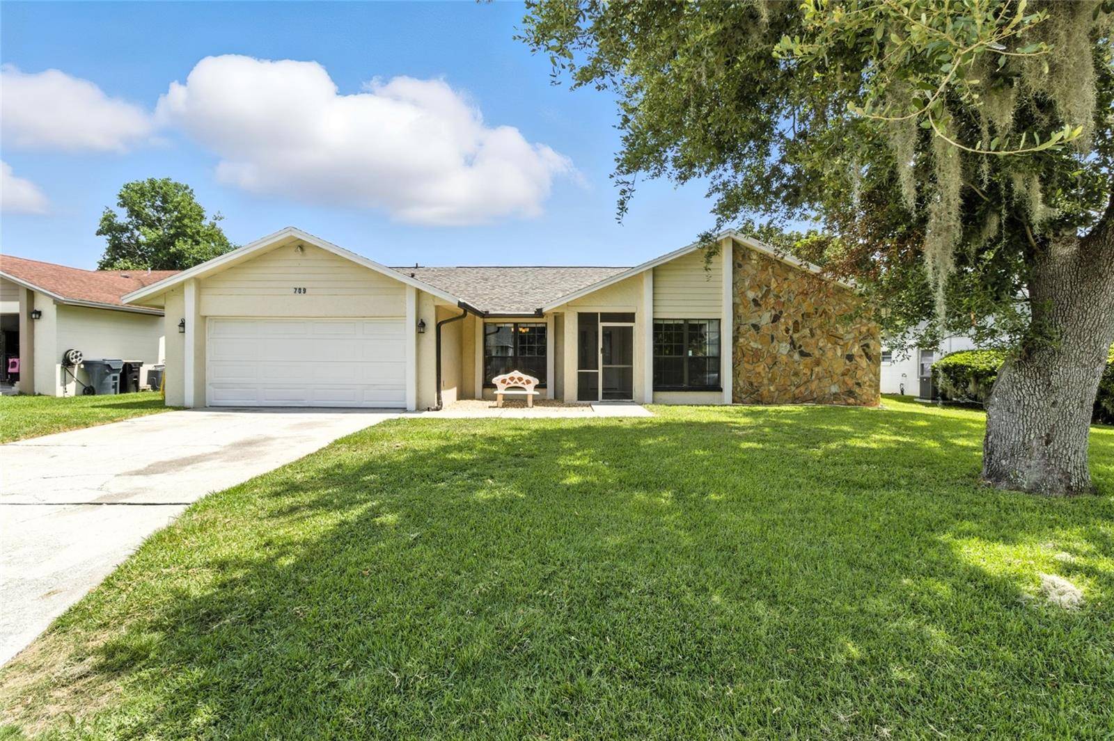 Lakeland, FL 33813,709 SAGEWOOD DR