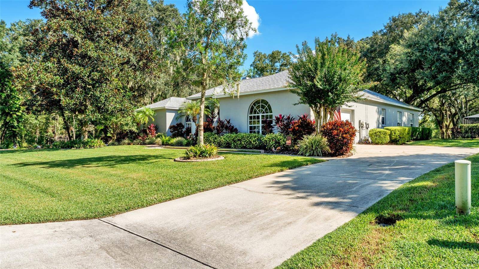 Lakeland, FL 33813,7265 MILLBROOK OAKS DR