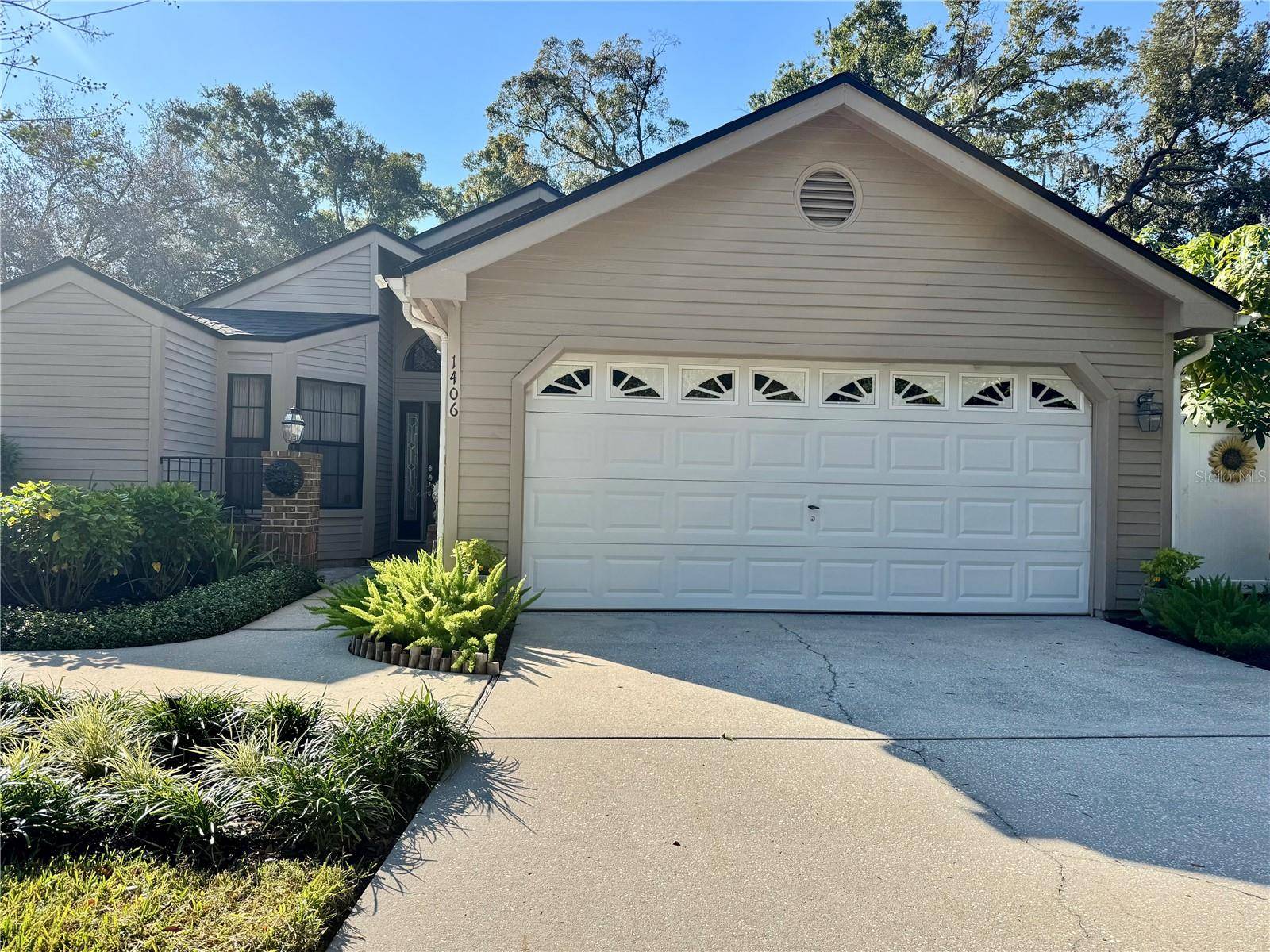 Plant City, FL 33563,1406 WALDEN OAKS PL