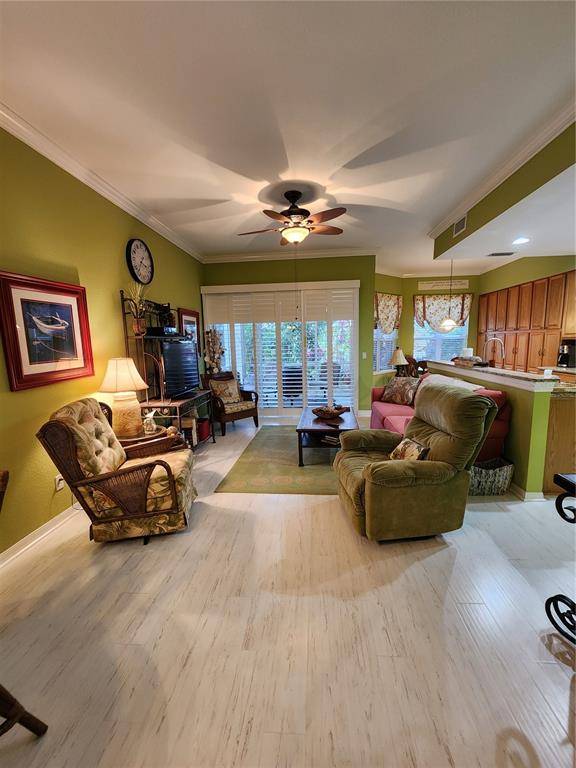 Venice, FL 34292,400 RAVINIA CIR #400