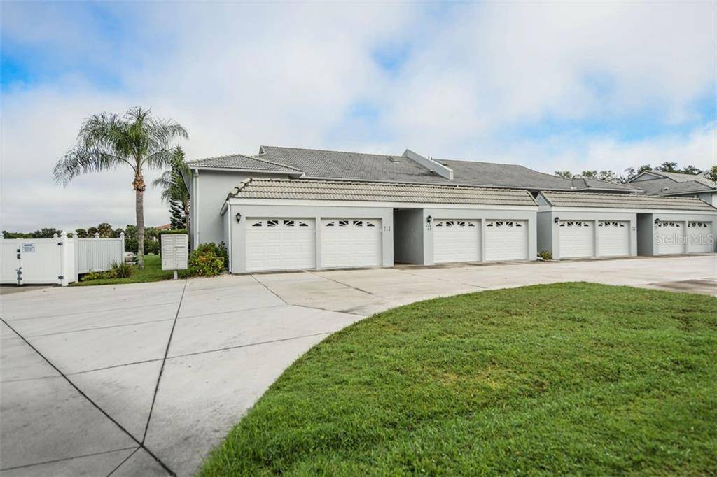 Venice, FL 34292,1041 CAPRI ISLES BLVD #210