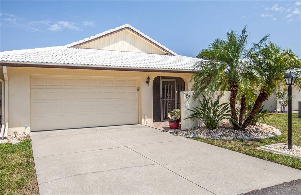 Venice, FL 34293,127 SANDSTONE CIR