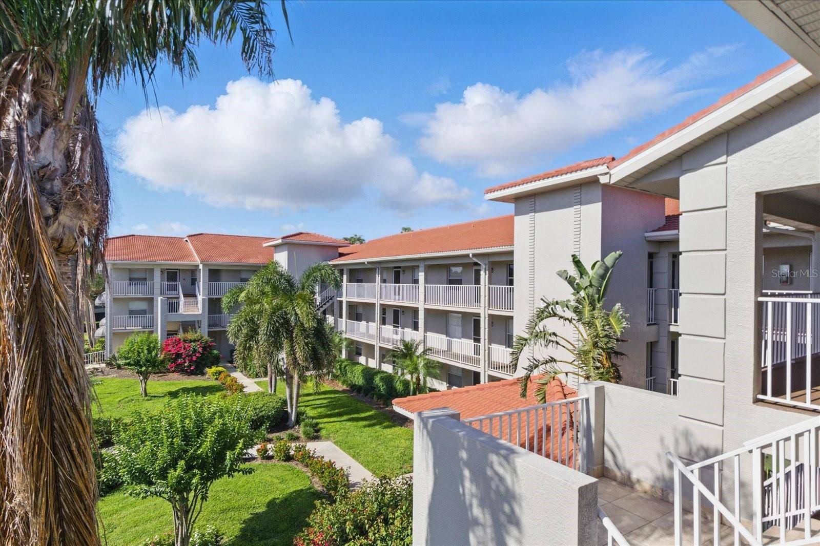 Sarasota, FL 34238,9320 CLUBSIDE CIR #2310