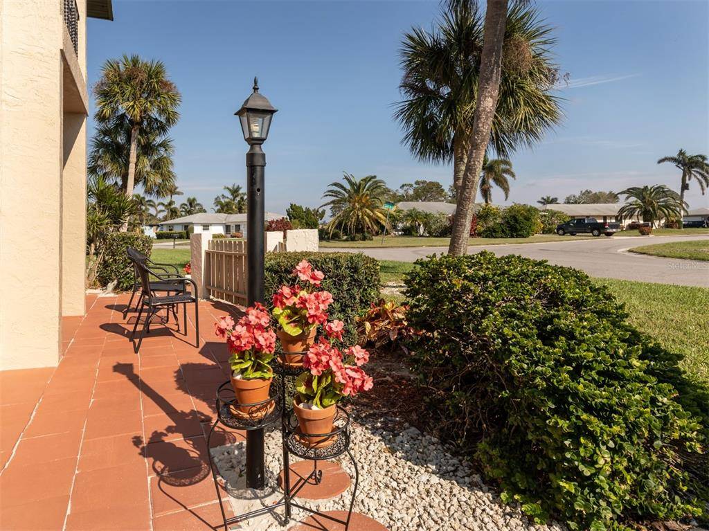 Venice, FL 34293,1720 LAKESIDE DR #1716-B