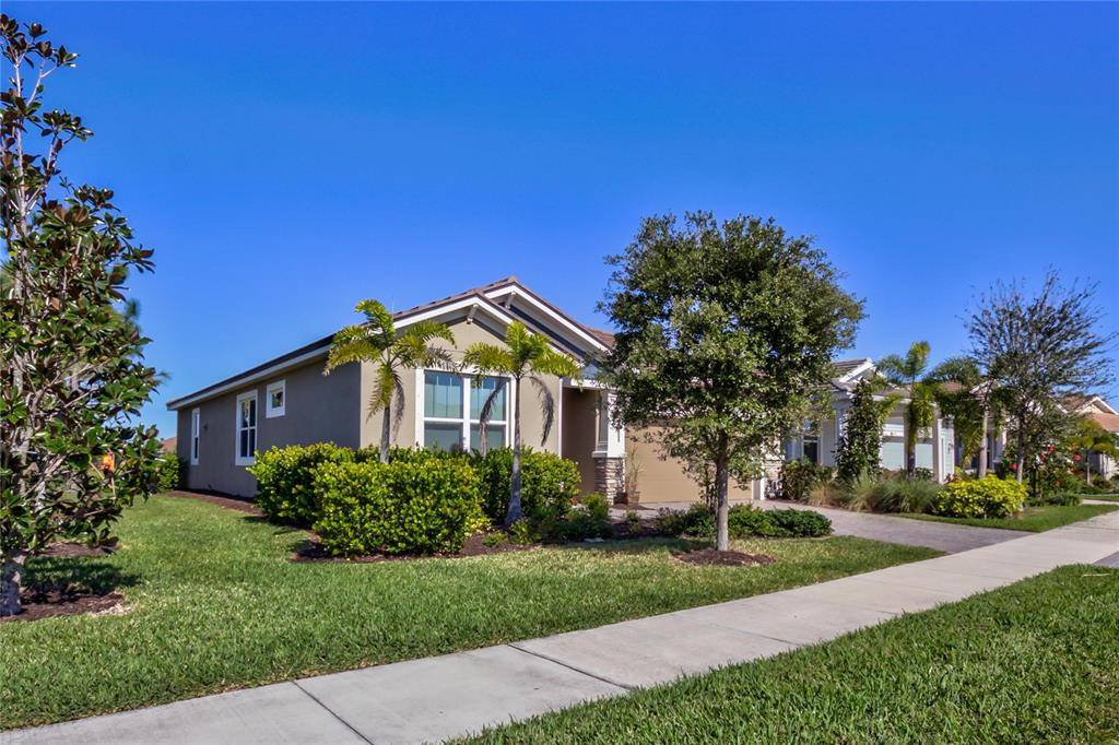 Sarasota, FL 34238,5902 LONG SHORE LOOP