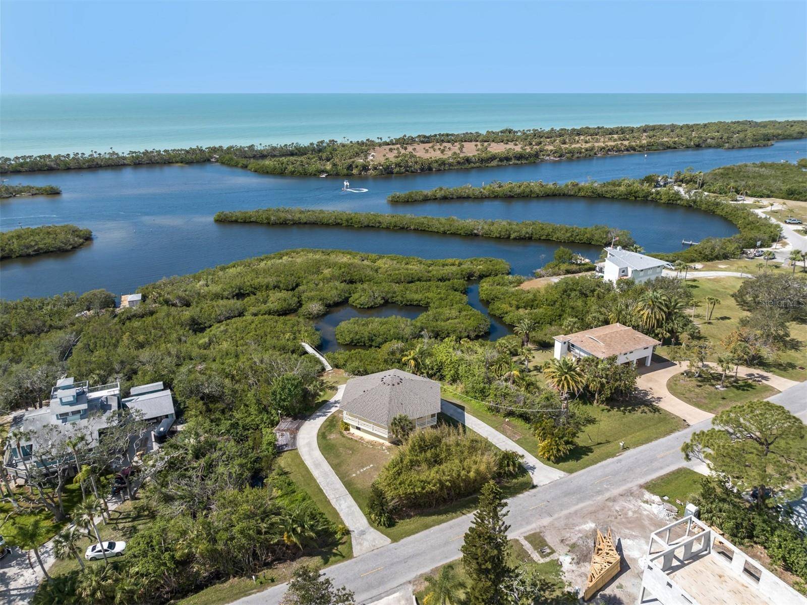 Venice, FL 34293,4900 LEMON BAY DR