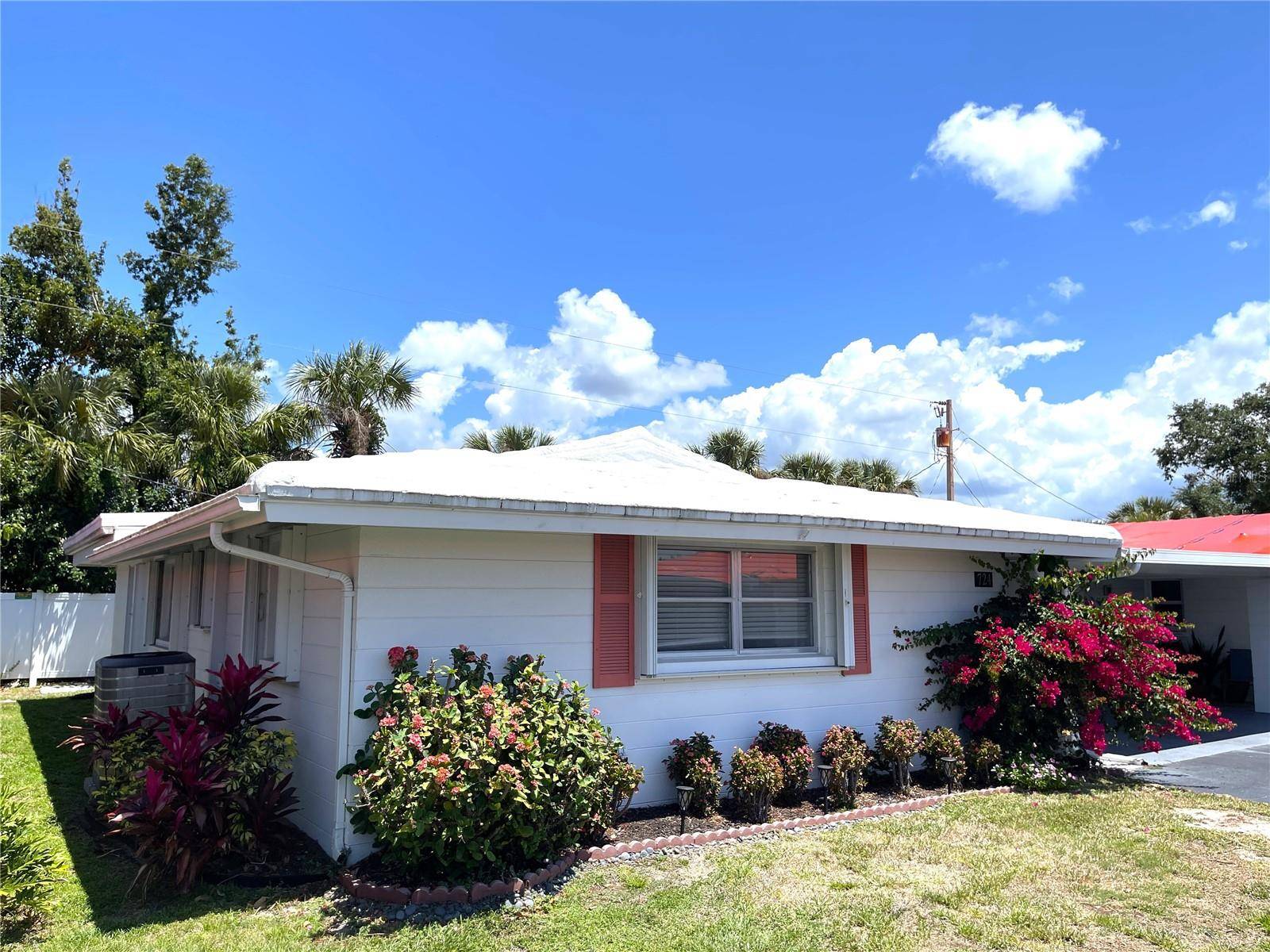 Venice, FL 34293,724 CARIBBEAN CIR #19