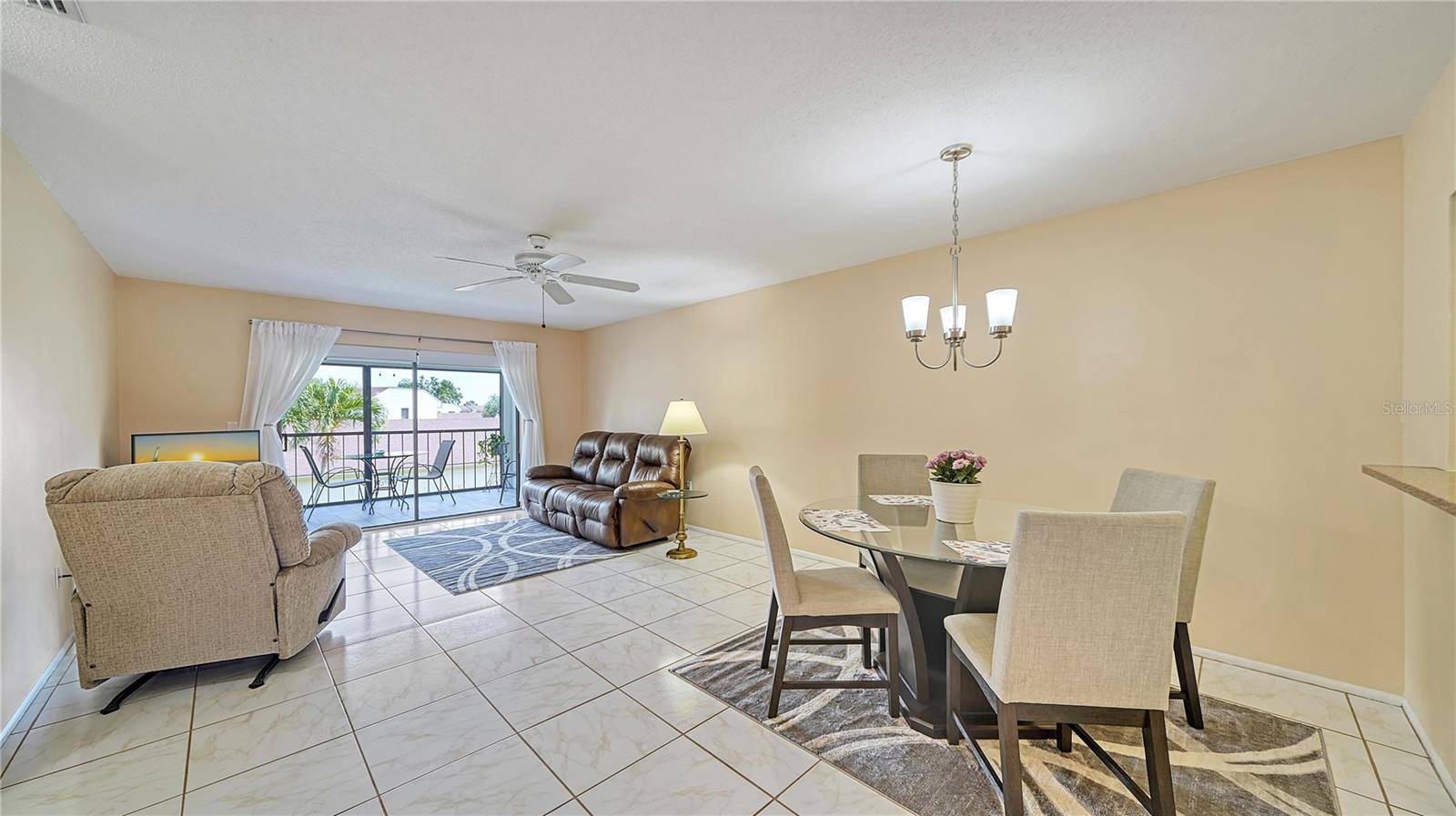 Venice, FL 34292,766 AVENIDA ESTANCIA #200 #H