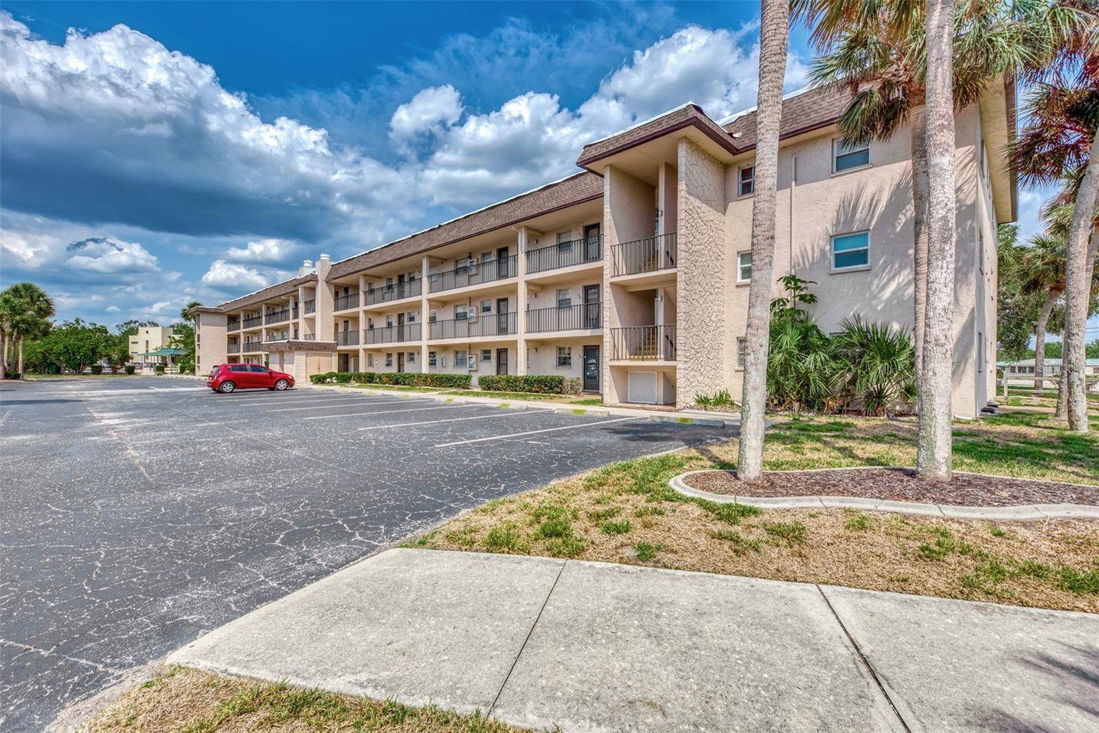 Venice, FL 34292,102 CAPRI ISLES BLVD #207