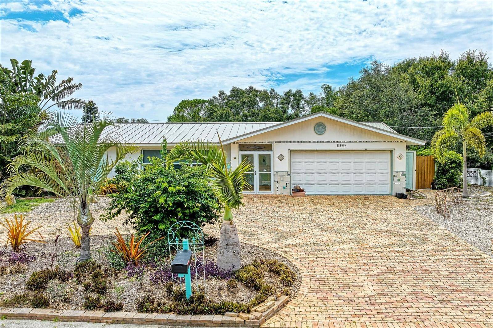 Sarasota, FL 34239,2400 RIVER RIDGE DR